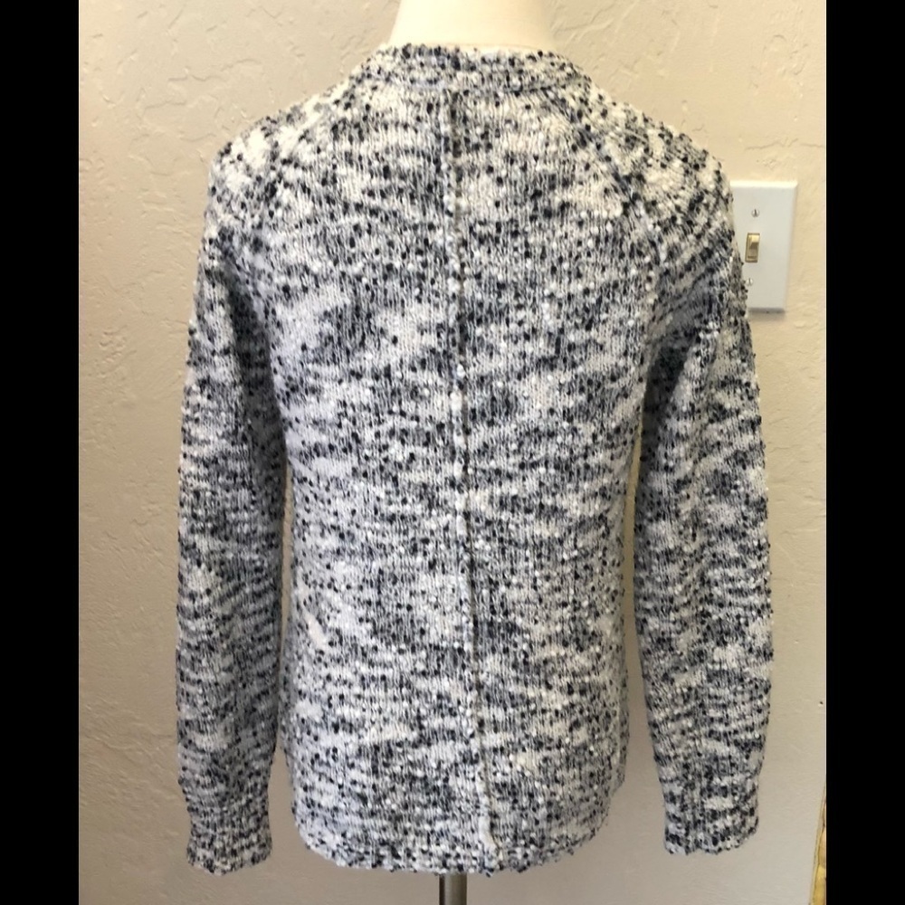 Blush & Bloom Black&White Sweater / v neck / long sleeve/ Black/White /Size: M - Picture 11 of 12